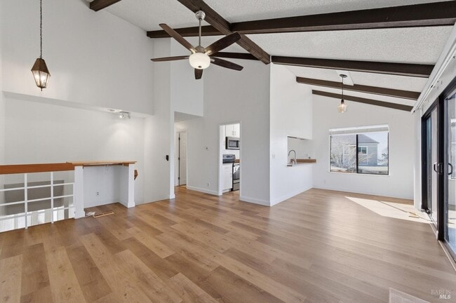 Building Photo - 12 Byron Cir