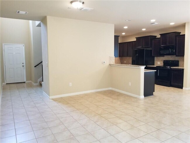 Building Photo - 516 E Slaughter Ln