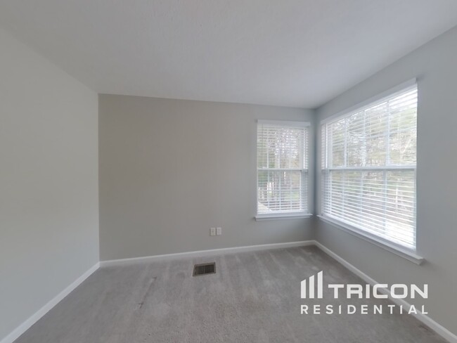 Building Photo - 709 Billie Jean Cir