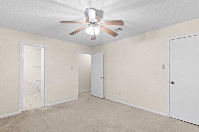 Building Photo - 10025 Spring Pl Dr