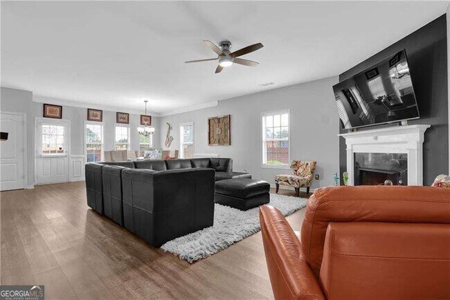 Building Photo - 2145 Waterford Park Dr
