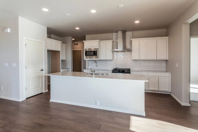 Building Photo - 6039 Red Barn Rd