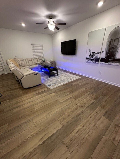 Building Photo - 6607 Wyndale Dr