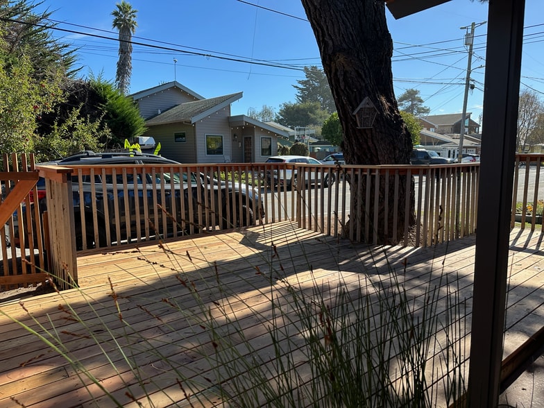 Private Deck - 681 37th Ave