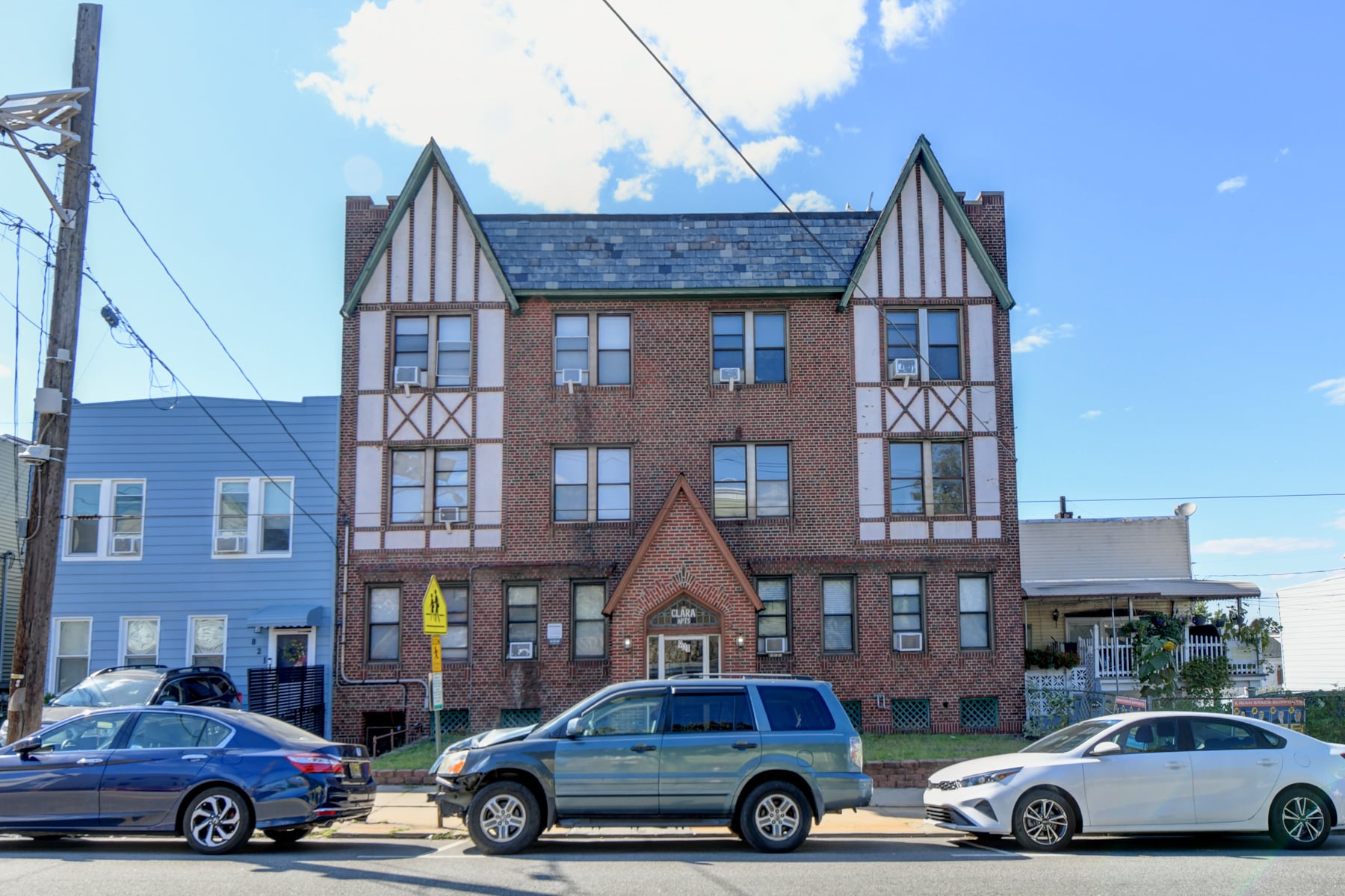 Building Photo - 901 Grand Ave