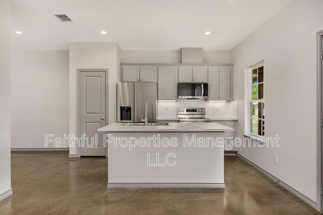 Building Photo - 13554 FM 14