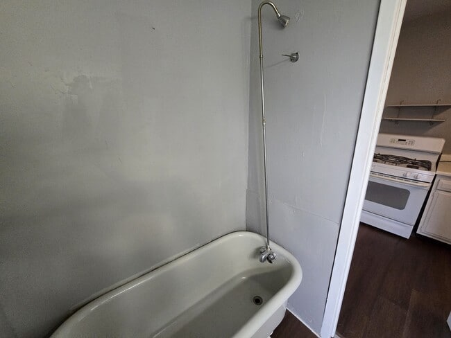 Building Photo - 949 13th St