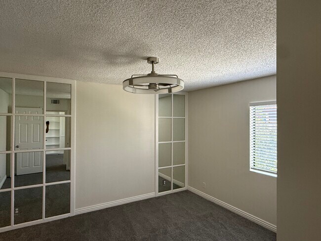 Building Photo - 28015 Sarabande Ln