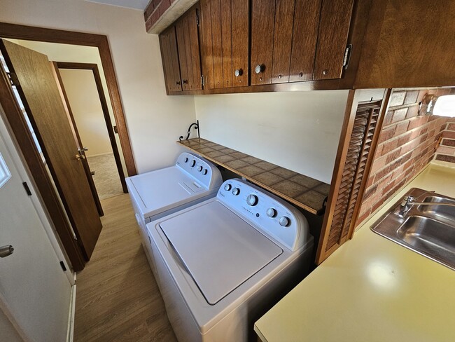 Building Photo - 1828 Cannon Ct