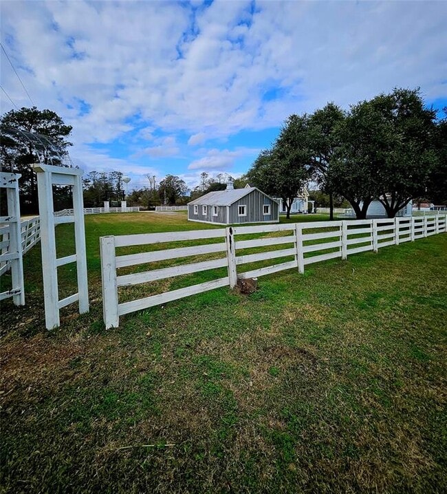 Building Photo - 756 FM 1456 Rd