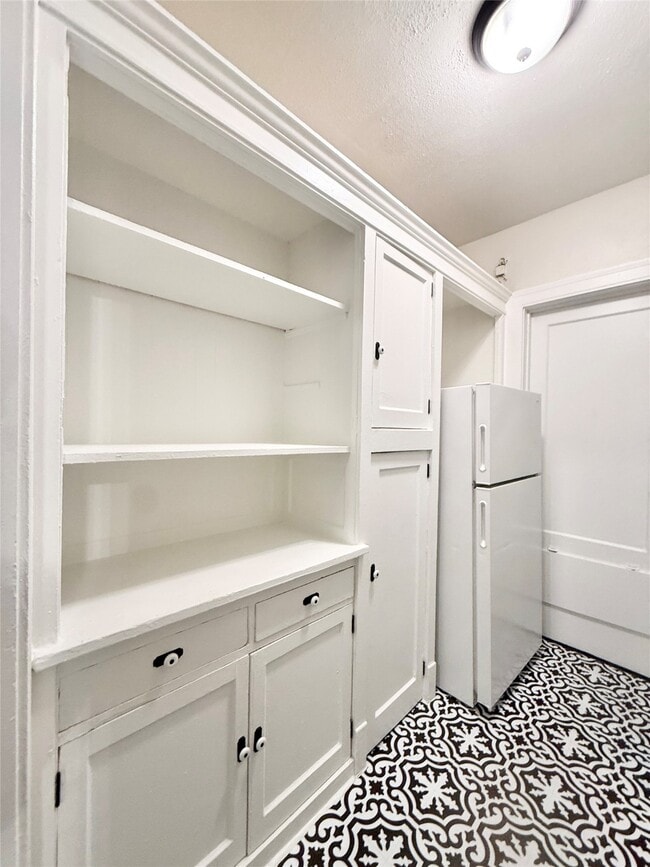 Building Photo - 3920 Fannin St