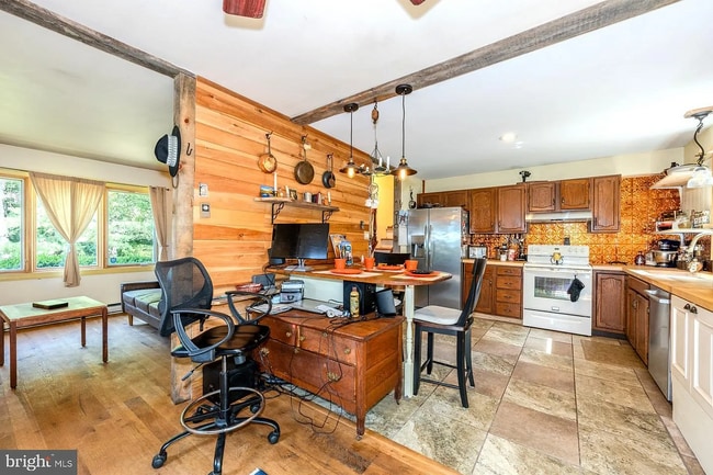 Building Photo - 7221 Hillview Dr