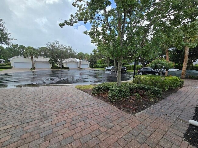Building Photo - 1463 SE Tidewater Pl