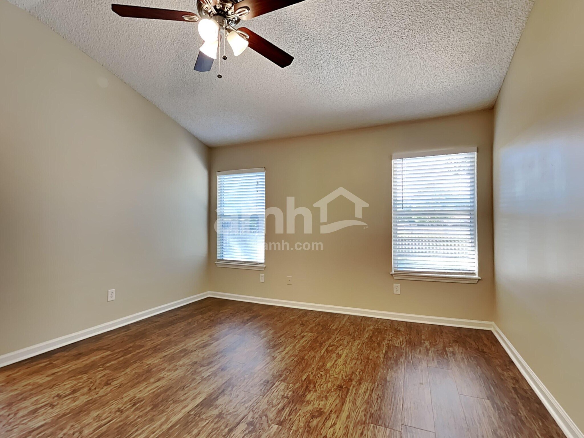 Building Photo - 840 Mackenzie Cir