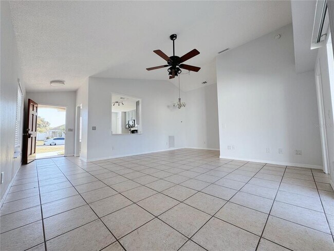 Building Photo - 8706 Fort Shea Ave