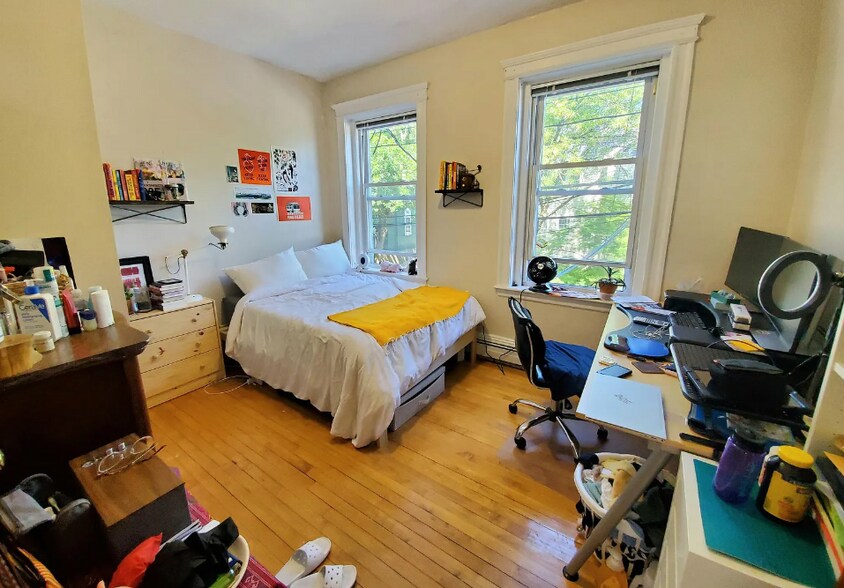 Building Photo - 289 Brookline St