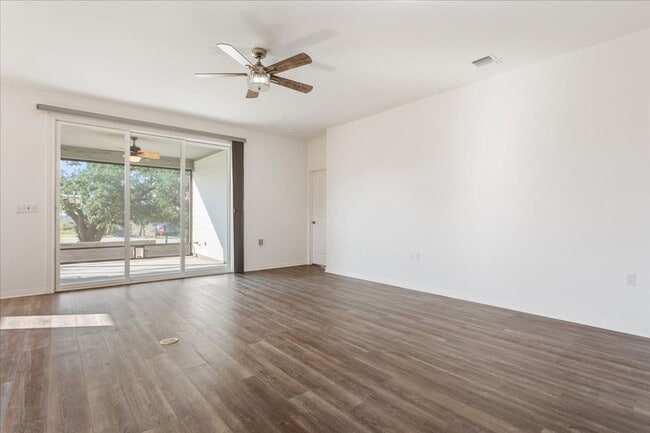 Building Photo - 101 Bellows St