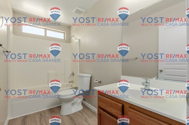 Building Photo - Beautiful and Spacious 4 bedroom- $500 off...
