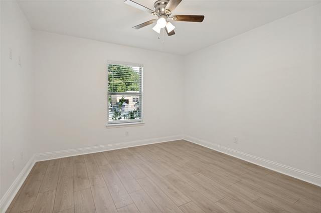 Building Photo - 527 Ravenwood Dr