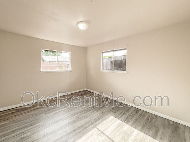 Building Photo - 2400 SW 63rd St