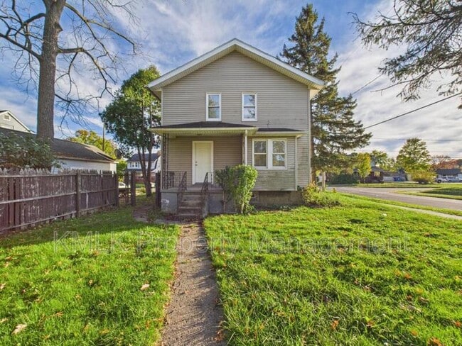 Building Photo - 903 Donald Ave