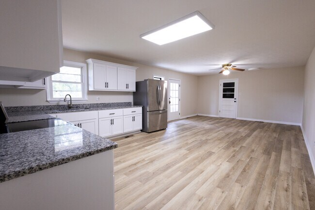 Building Photo - 815 Mount Olivet Girkin Rd