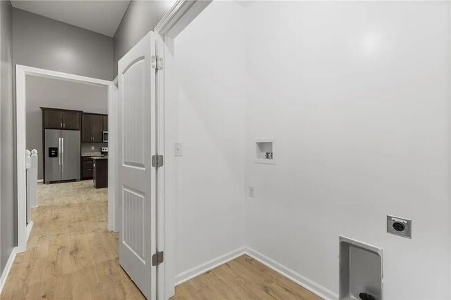 Building Photo - 135 Cedar Ct