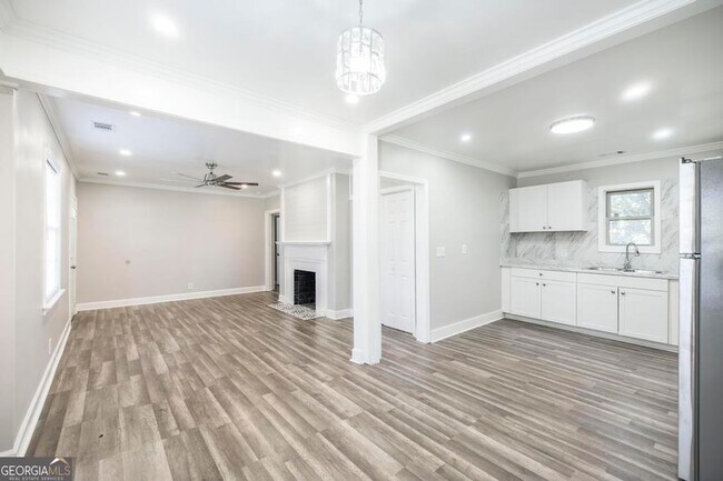 Building Photo - 1930 Northbrook Ave