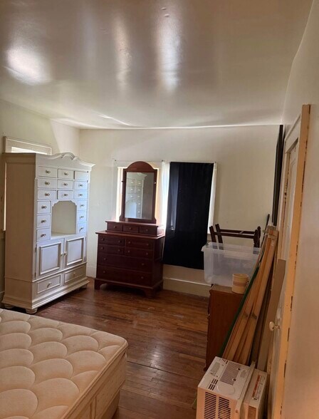 Building Photo - 1522 Cronk Ave