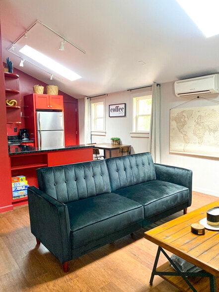 Building Photo - 254 W Main St