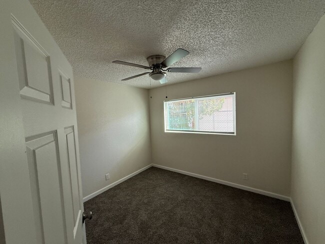 Building Photo - Affordable  3 bedroom house in Inyokern