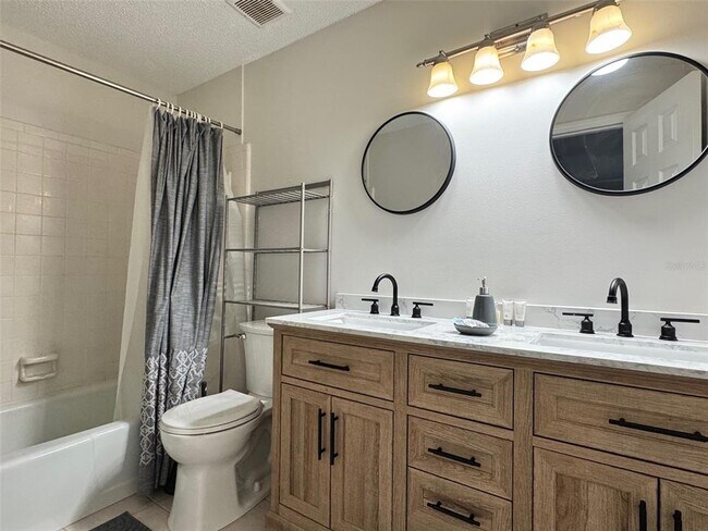 Building Photo - 3255 Ramblewood Pl