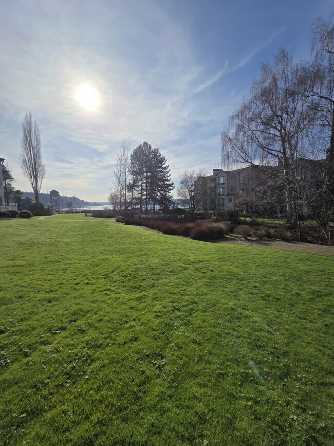 Building Photo - 6125 NE 175th St