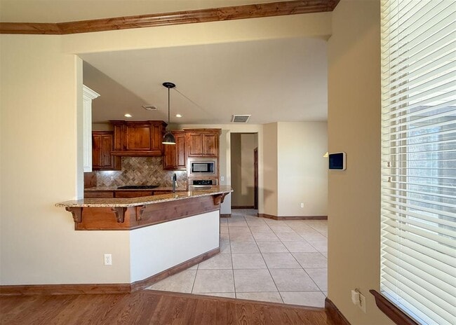 Building Photo - 14009 Canterbury Dr