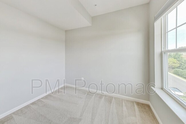 Building Photo - 22502 Tate St