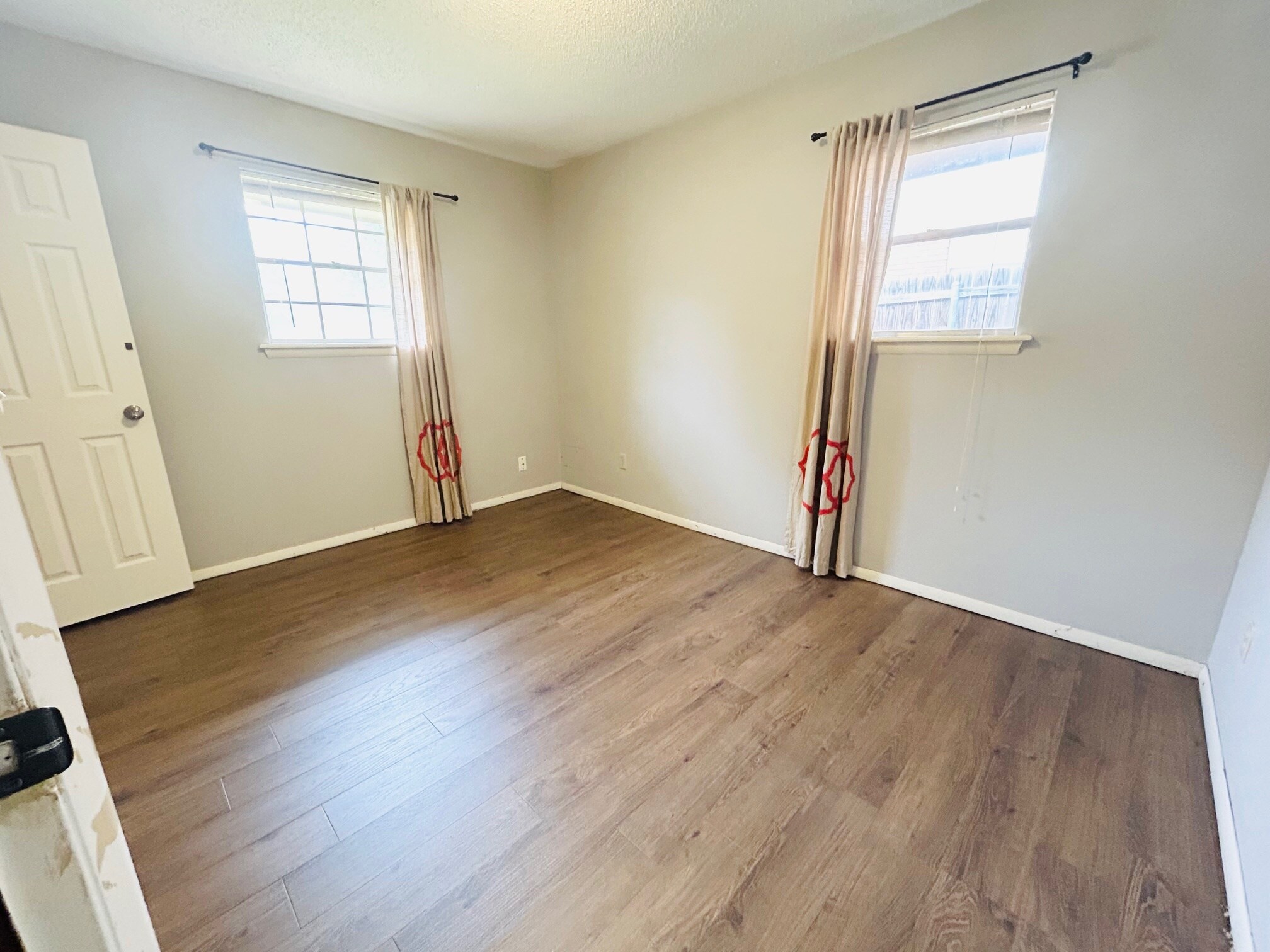 Third bed 1 - 628 Reynolds Rd