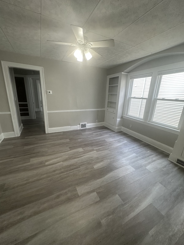 Building Photo - 3392 Beechwood Ave