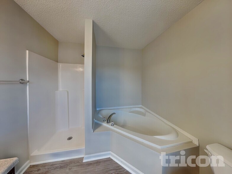 Building Photo - 5484 Sierra Tr