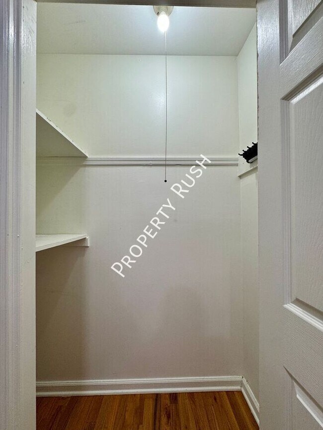 Building Photo - 7339 Brookside Dr