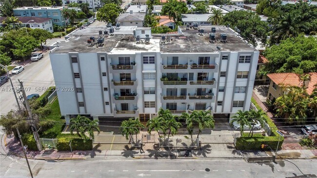 Building Photo - 1580 West Dr