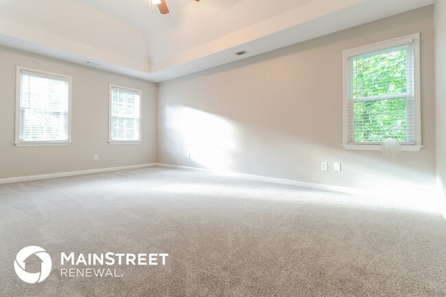 Building Photo - 530 Riverbirch Trce