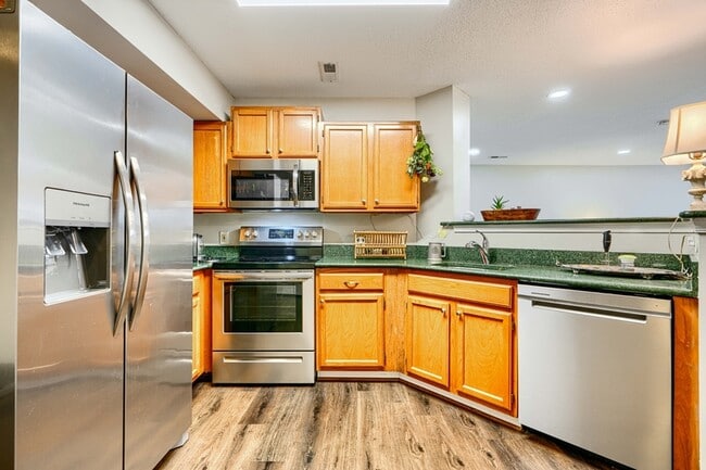 Building Photo - 4820 Dorsey Hall Dr