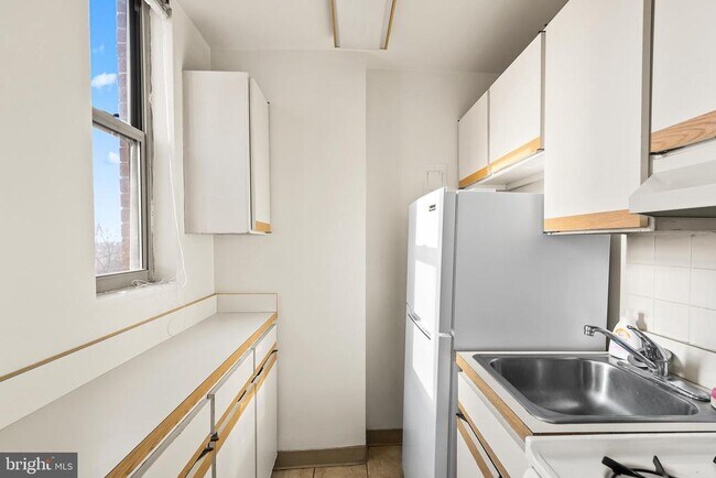 Building Photo - 1111 Arlington Blvd