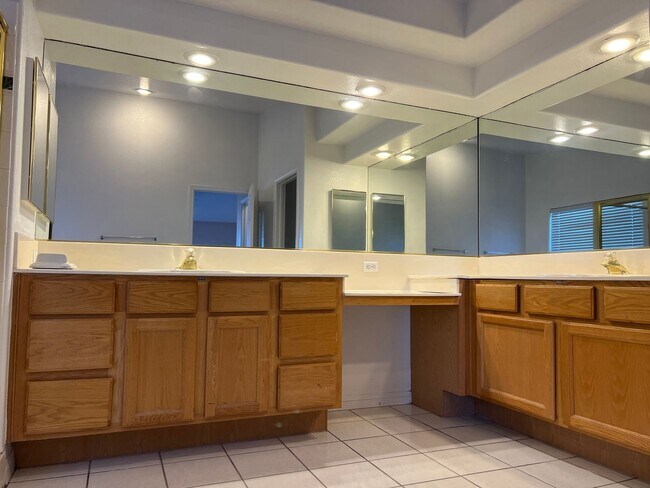 Building Photo - 8804 Stafford Springs Dr