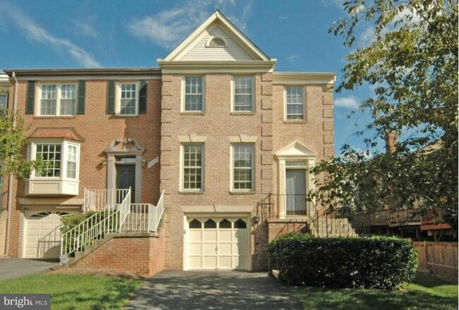 Building Photo - 11035 Cedarwood Dr