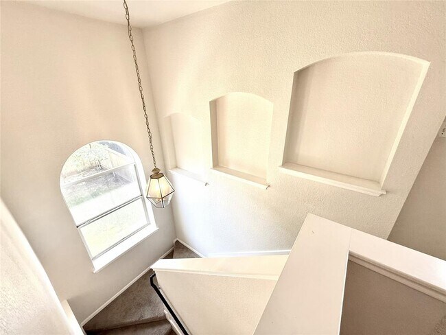 Building Photo - 5639 Taylorcrest Dr