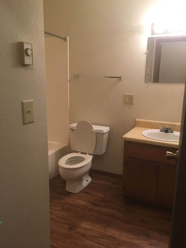 Building Photo - Marshfield Apartments