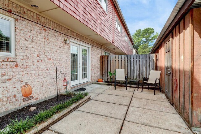 Building Photo - 10306 Hammerly Blvd