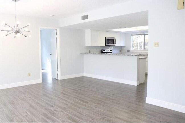 Building Photo - 43 N Cypress Pine Dr