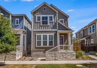 Building Photo - PRELEASING FOR BEGINNING OF JUNE! Walking Distance to Fun, Food and Friends!